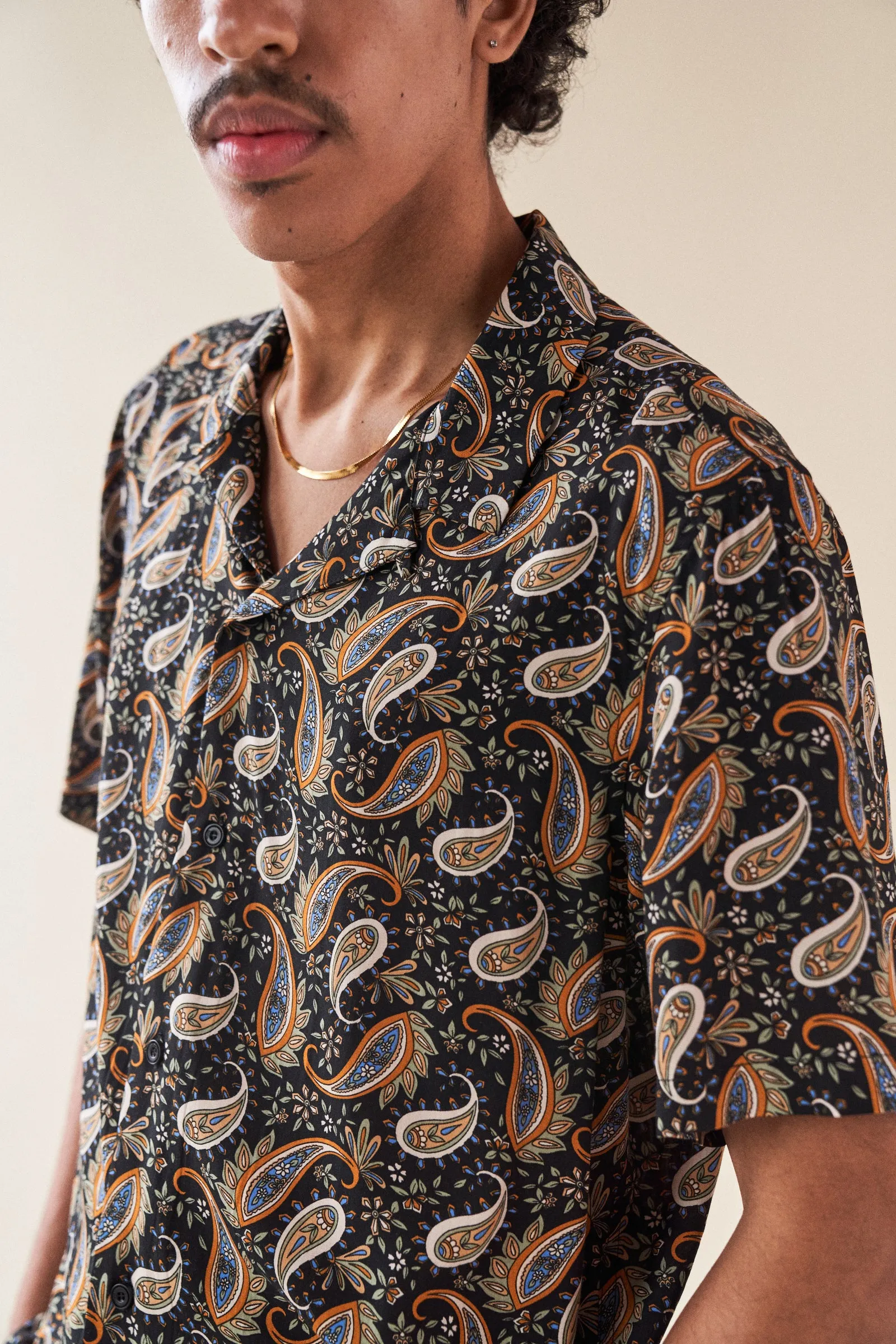 bound 'Ebony' Paisley Rayon SS Shirt