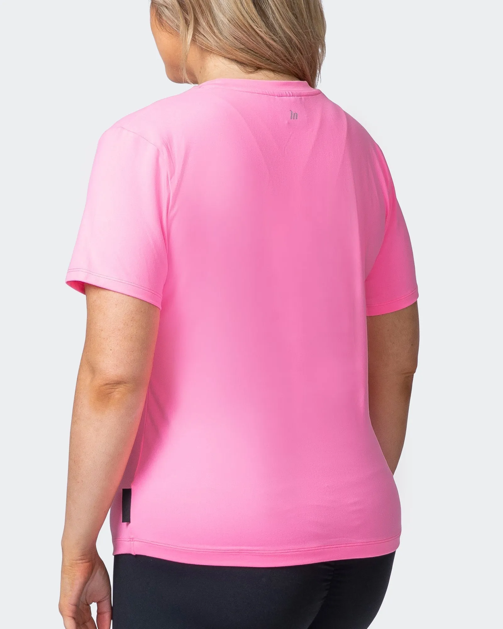 MN Everyday Tee - Shocking Pink