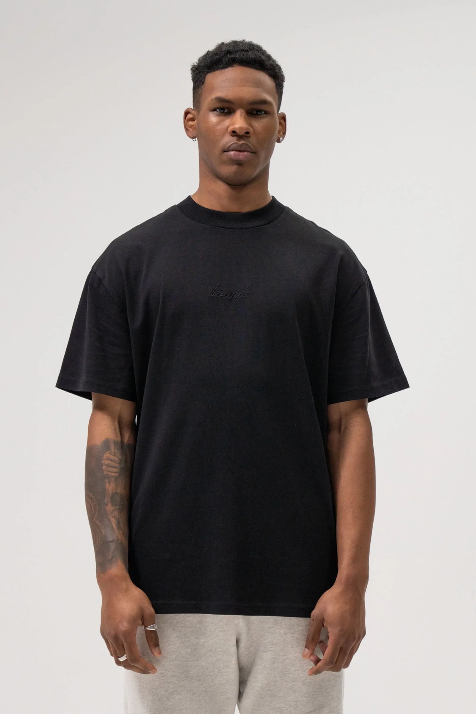 SUSTAIN BLACK TEE